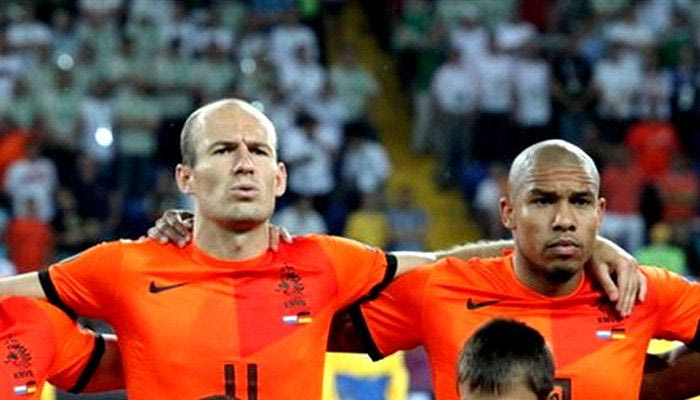 Νοκ άουτ Ρόμπεν και Ντε Γιονγκ