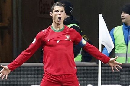 CR7: Από τους λυγμούς στις υποκλίσεις