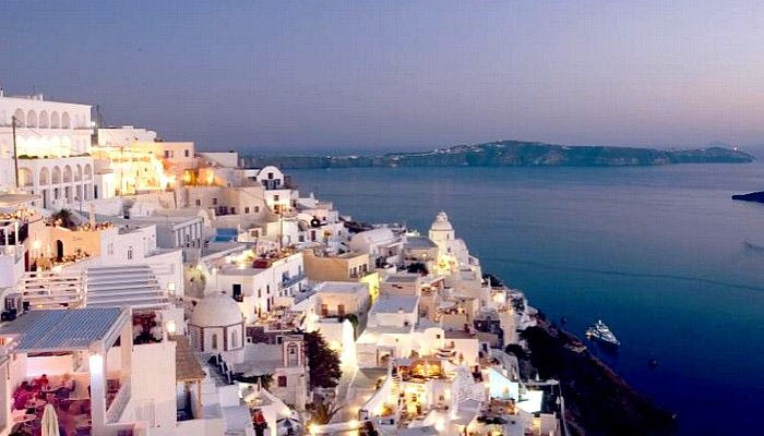 Πιο γραφικοί από τη Σαντορίνη