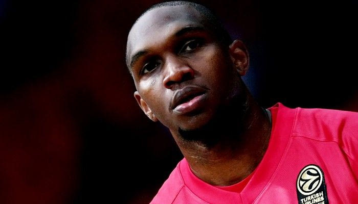 Μπήκε στην προπόνηση ο Σίμονς, αρθροσκόπηση ο Μαυροειδής