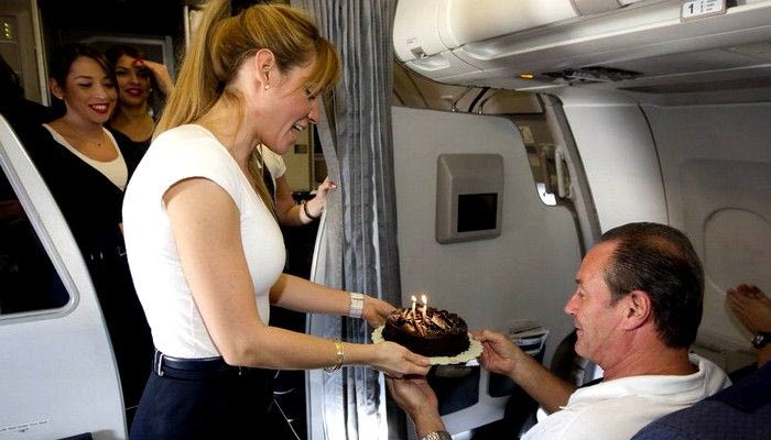 Γενέθλια εν πτήσει για τον Στέφενς (pics)