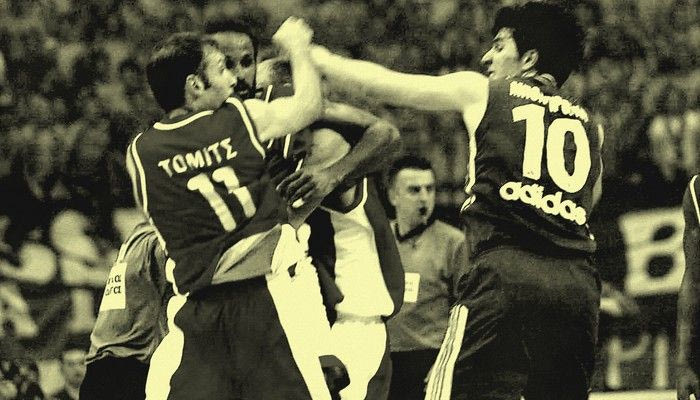 Όταν οι μπασκετμπολίστες παίζουν μποξ (videos)