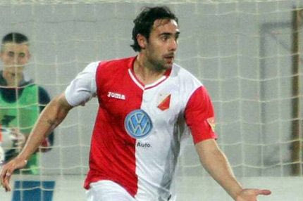 “Κοιτάζει” Τράικοβιτς