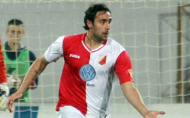 “Κοιτάζει” Τράικοβιτς