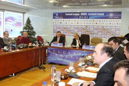 Πρόταση μομφής, εκλογές και επιμονή στο “3-3”!