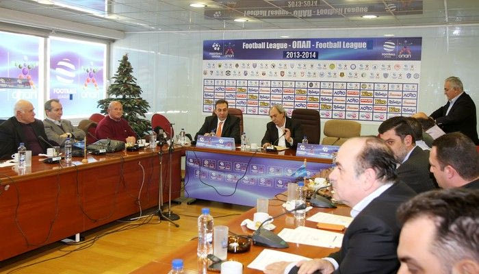 Πρόταση μομφής, εκλογές και επιμονή στο “3-3”!