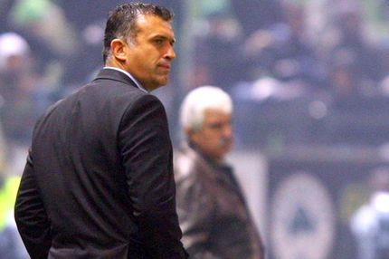 Ηγέτη για την άμυνα και φορ