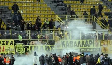 “Ντου” οπαδών του Άρη στα αποδυτήρια (vids)