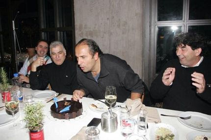 Γεύμα, ευχές και… “Ω Μπάνε Μπάνε”