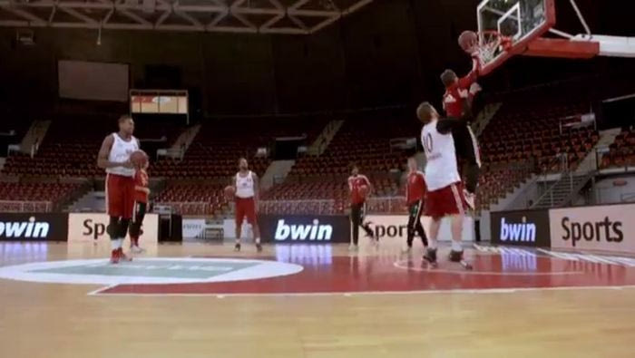 Το έριξαν στο μπάσκετ οι ποδοσφαιριστές της Μπάγερν