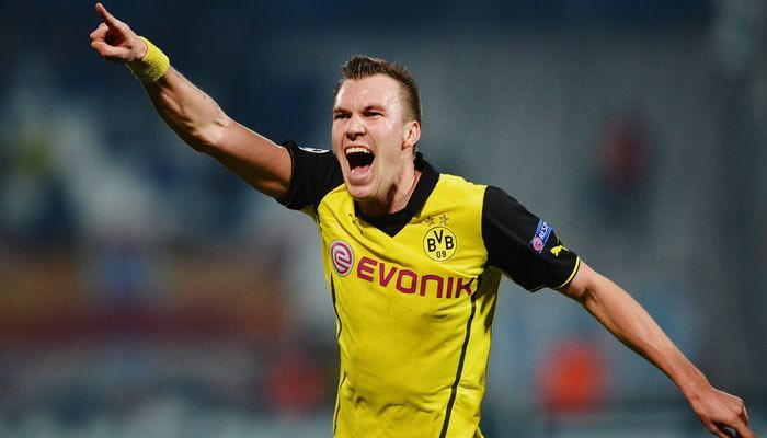 Θρίλερ με χάπι εντ για την Ντόρτμουντ, στο Europa η Νάπολι