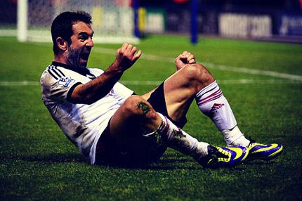 Αποθέωση: Τα 69 μηνύματα για τον Γιώργο Καραγκούνη από τους Άγγλους