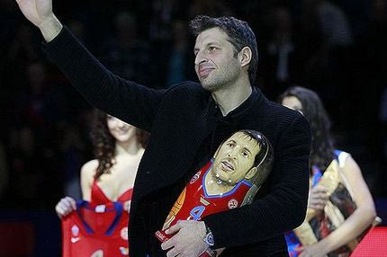 Η ΤΣΣΚΑ τίμησε τον Παπαλουκά