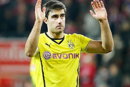 Ο Παπασταθόπουλος τραγουδάει στα γερμανικά