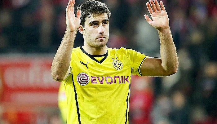 Ο Παπασταθόπουλος τραγουδάει στα γερμανικά