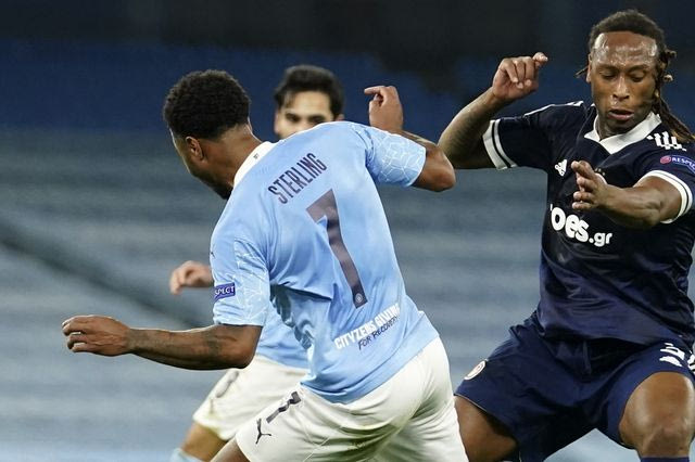 Κόσμος πεθαίνει και οι διάσημοι αθλητές… χτενίζονται