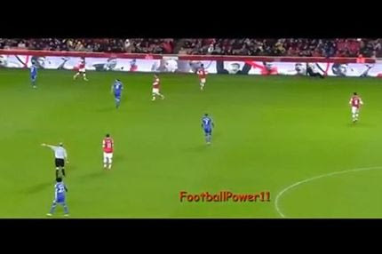 Ball boy “τρώει” τούμπα στο λονδρέζικο ντέρμπι