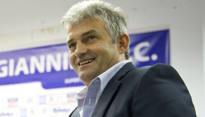 Τσιώλης: “Θέλω Μέσι και Μήτρογλου!”