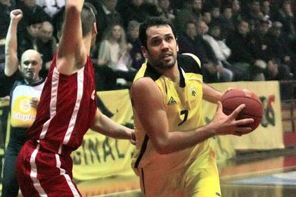 10η αγ.: Άνετη η ΑΕΚ, οριακή νίκη το Ψυχικό