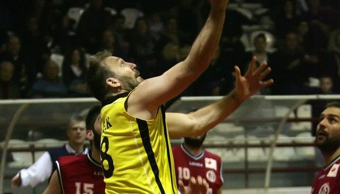 12η αγ.: Μόνη πρώτη η ΑΕΚ