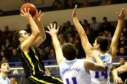 11η αγ.: “Άλωσε” το Ιβανώφειο η ΑΕΚ