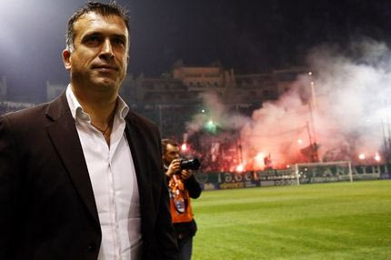 Έναν ηγέτη για την άμυνα, κόουτς