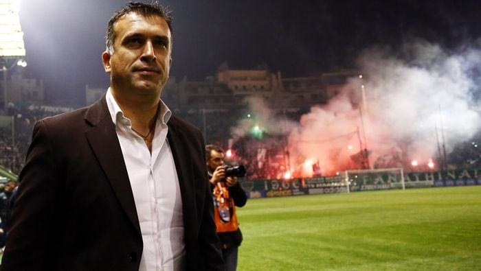 Έναν ηγέτη για την άμυνα, κόουτς