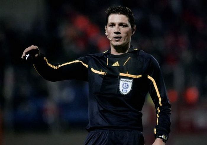 O Aρετόπουλος στο ντέρμπι