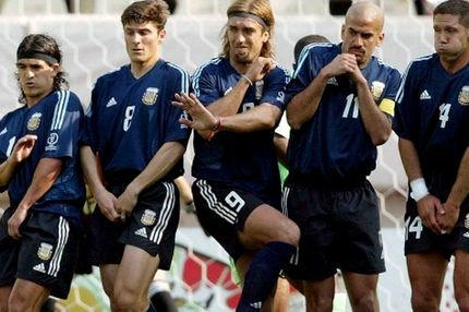 Δεν υπάρχουν gay στις ομάδες σας;