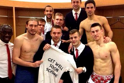 Οι παίκτες της Αρσεναλ στο πλευρό του Σούμι