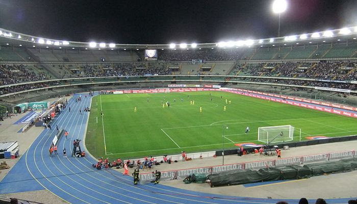 Τιμωρία για ρατσιστικά συνθήματα