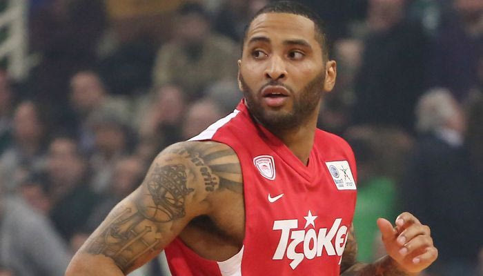 Λο: “Πάντα στην καρδιά μου ο κόσμος του Ολυμπιακού”