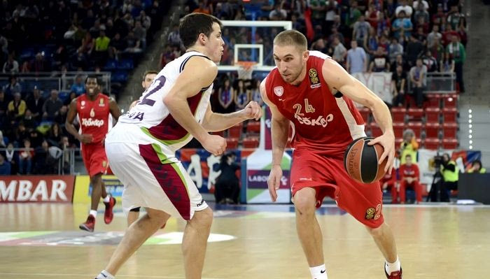 Λοτζέσκι: “Τρέξαμε γρήγορα στο ανοιχτό γήπεδο”