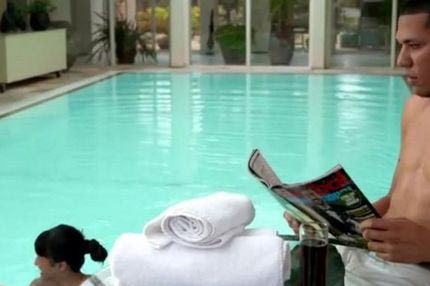 Ο Μαντούρο και η βουτιά στην πισίνα