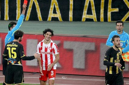Αποβολή για παίκτη του Ολυμπιακού μετά από 77 αγωνιστικές!