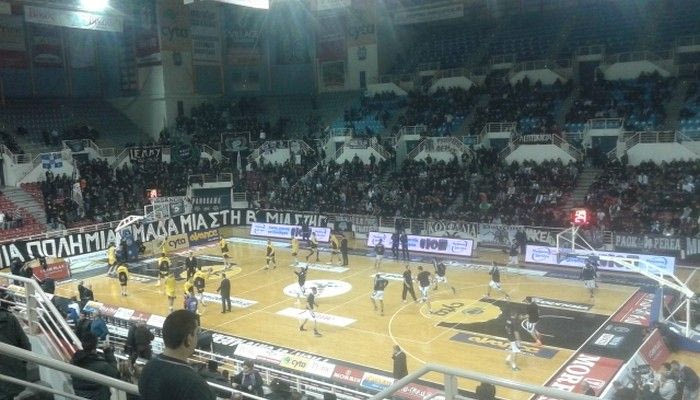 Συνελήφθη ο οπαδός που πέταξε την κροτίδα