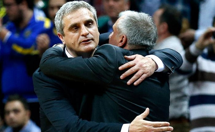 Πεδουλάκης χωρίς…AC/DC