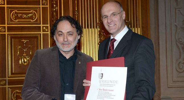 “Δύο ομάδες έχω στην καρδιά μου, την ΑΕΚ και την Άουγκσμπουργκ”