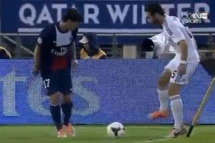 Τάκλιν στον Καρβαχάλ από το… σημαιάκι