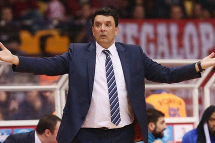 Αγγέλου: “Εύκολα και δίκαια ο Ολυμπιακός”