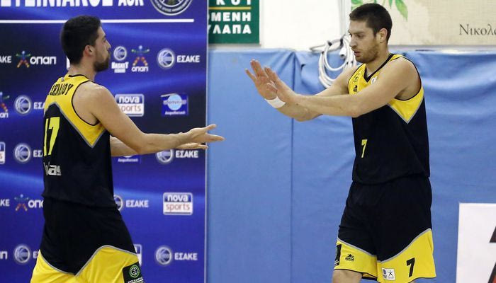 Απάντηση παικτών του Άρη για τα περί “ανταρσίας”