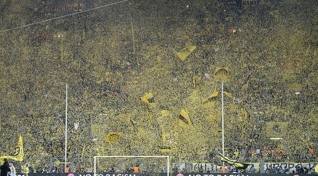 Η Ντόρτμουντ τιμώρησε φίλαθλο που φώναξε “Sieg Heil”