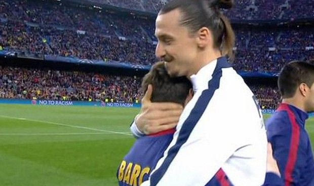 Η αγκαλιά του Ιμπραχίμοβιτς στον Μέσι (PHOTO)