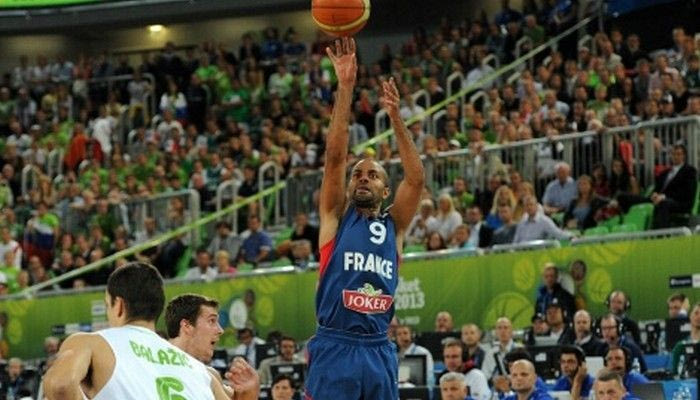 Πάρκερ: “Θα το σκεφτώ όταν έρθει η ώρα”