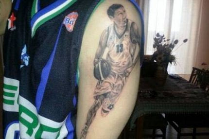 Ιταλός “χτύπησε” tattoo με τον Διαμαντίδη!