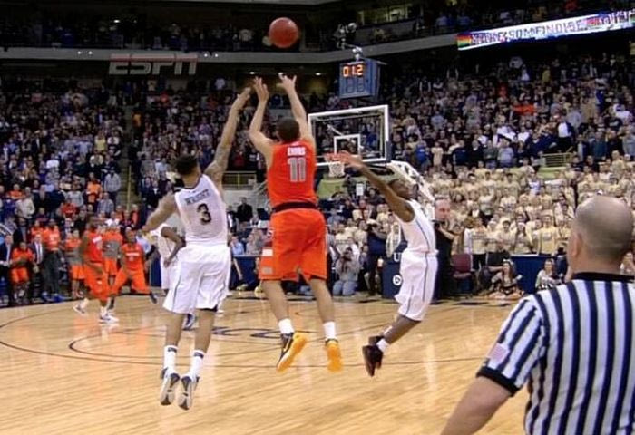 Τρελό buzzer beater στις Η.Π.Α