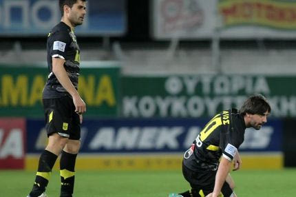 Με απουσίες στο Φάληρο