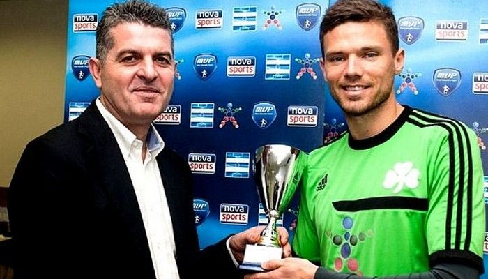 Μπεργκ: “Μια ομάδα έχει 11 παίκτες”