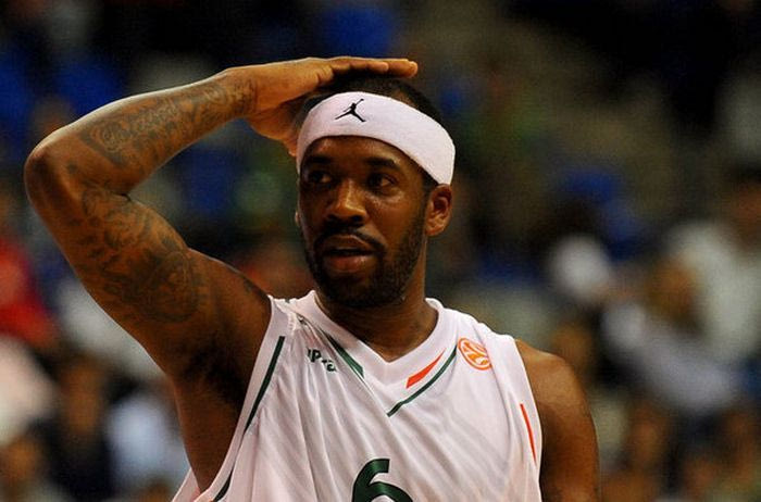 Μπράουν: “Εκτιμώ την αγάπη σας, αλλά δεν ξέρω…”