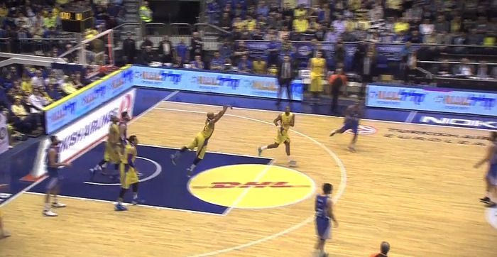 Το έβαλε από το… σπίτι του ο Σμιθ (video)